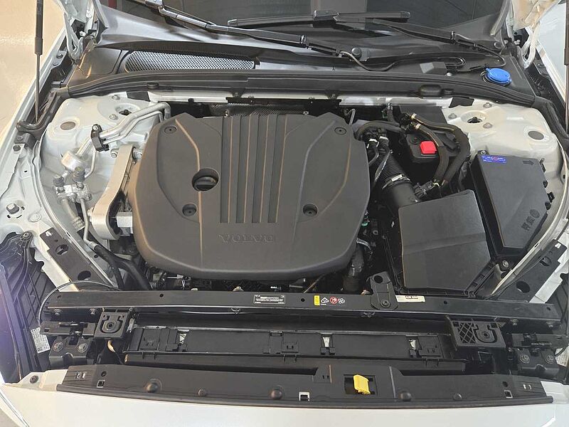 Volvo Ultra, B5 AWD 가솔린