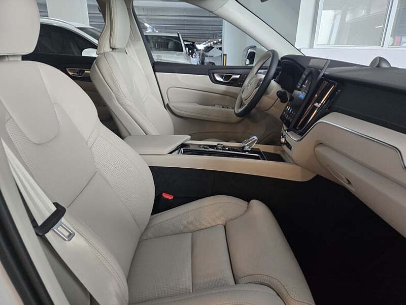 Volvo  Ultra, T8 AWD 플러그-인 하이브리드