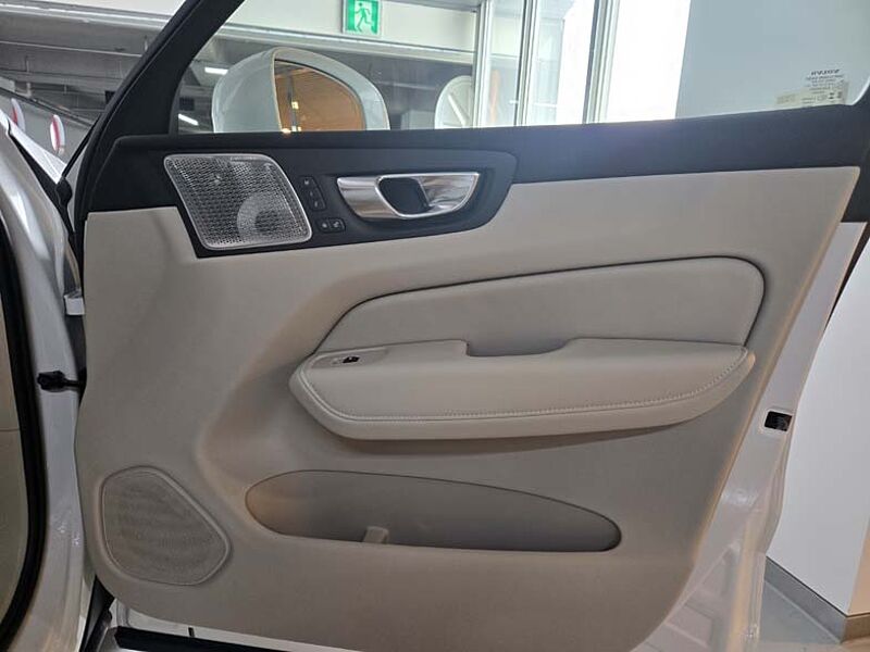 Volvo  Ultra, T8 AWD 플러그-인 하이브리드