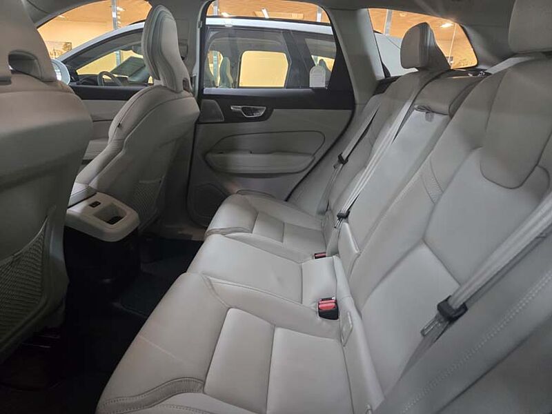 Volvo  Ultra, T8 AWD 플러그-인 하이브리드