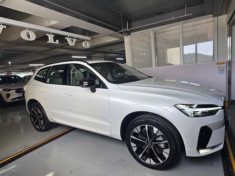 Volvo Ultra, B5 AWD 가솔린, 다크