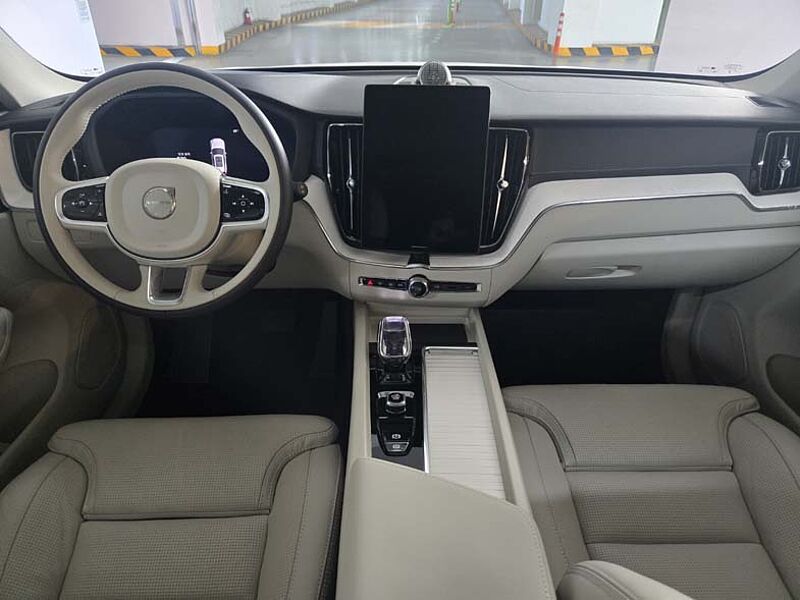 Volvo Ultra, B5 AWD 가솔린, 다크