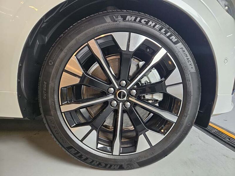 Volvo Ultra, B5 AWD 가솔린, 다크