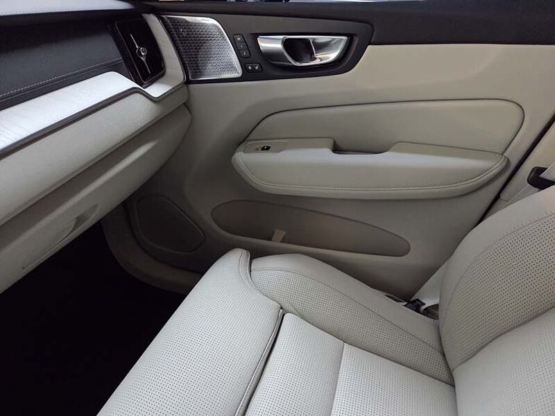 Volvo  Ultra, B5 AWD 마일드 하이브리드, 가솔린, 다크