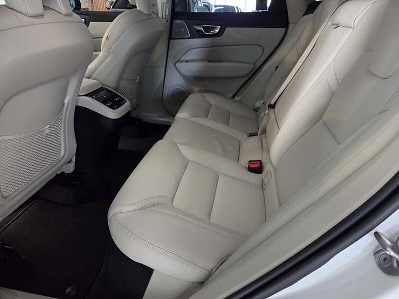 Volvo  Ultra, B5 AWD 마일드 하이브리드, 가솔린, 다크