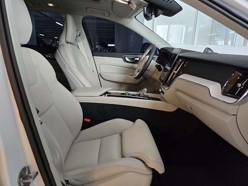 Volvo  Ultra, T8 AWD 플러그-인 하이브리드