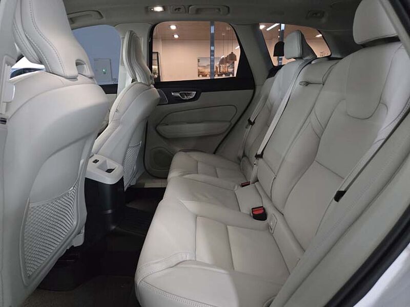 Volvo  Ultra, T8 AWD 플러그-인 하이브리드