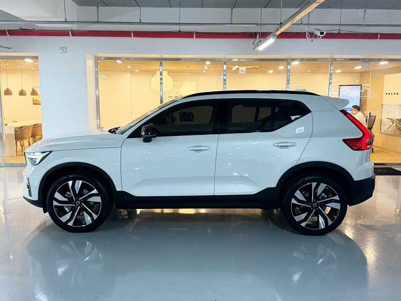 Volvo Ultra, B4 AWD, 다크