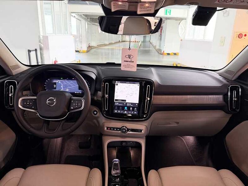 Volvo Ultra, B4 AWD, 다크