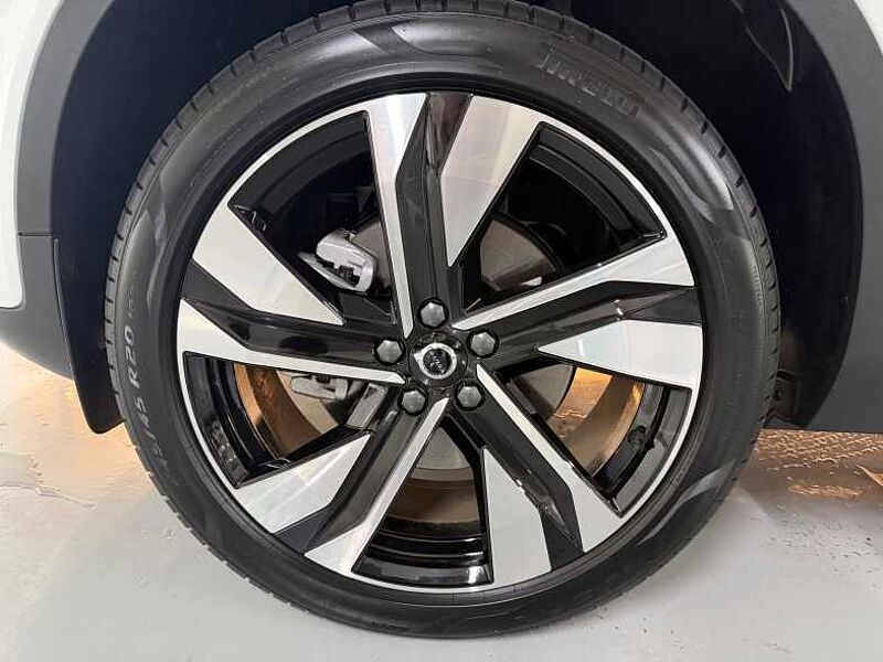 Volvo Ultra, B4 AWD, 다크