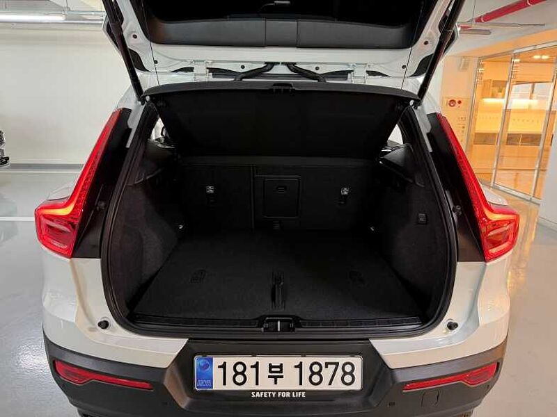 Volvo Ultra, B4 AWD, 다크