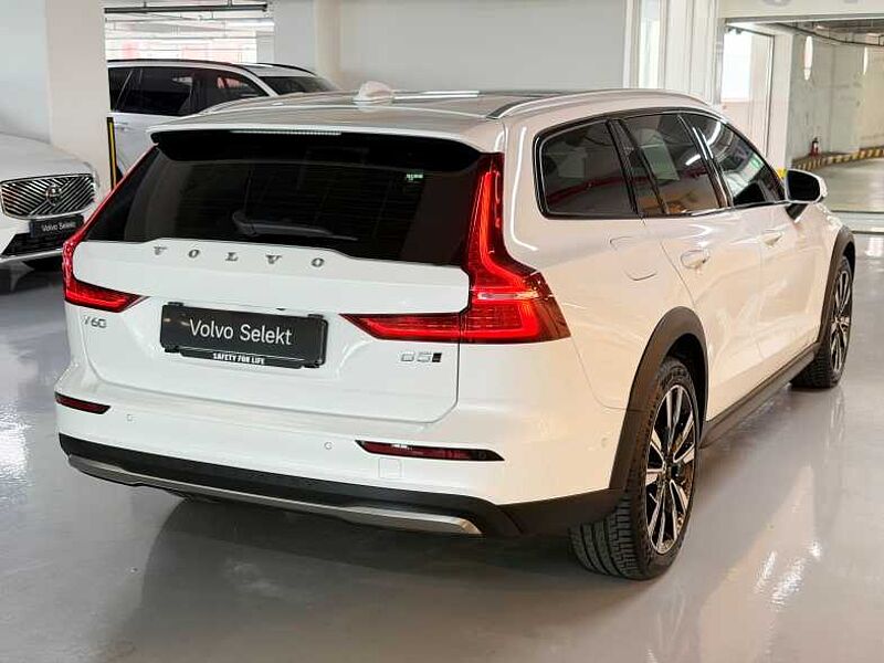 Volvo  Ultra, B5 AWD