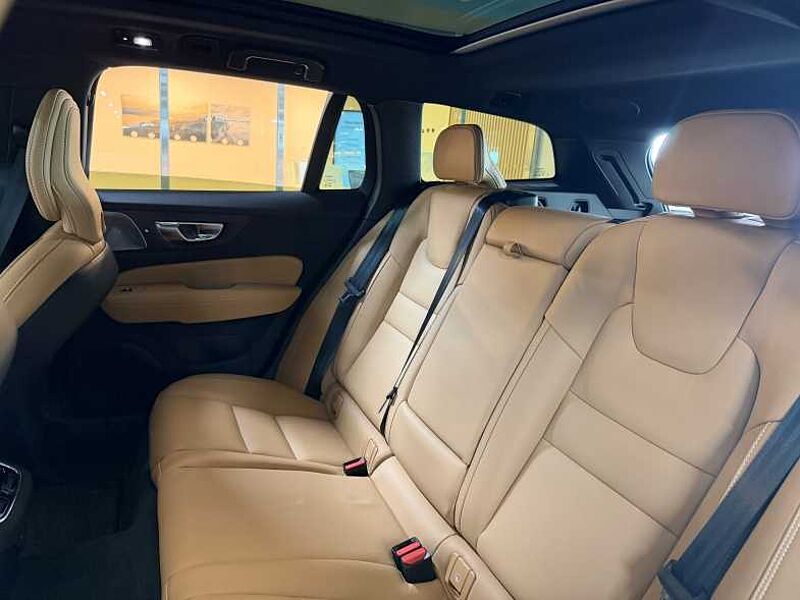 Volvo  Ultra, B5 AWD