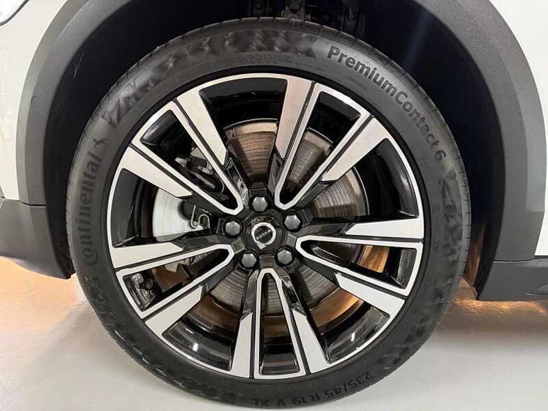 Volvo  Ultra, B5 AWD