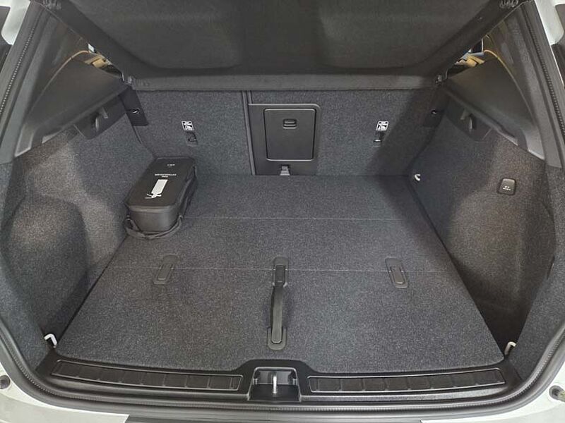 Volvo Ultra, B4 AWD DARK