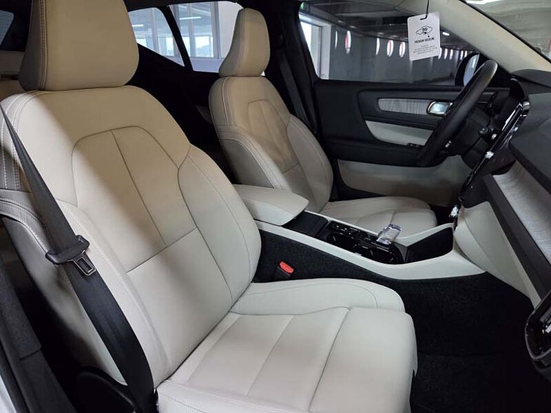 Volvo Ultra, B4 AWD DARK