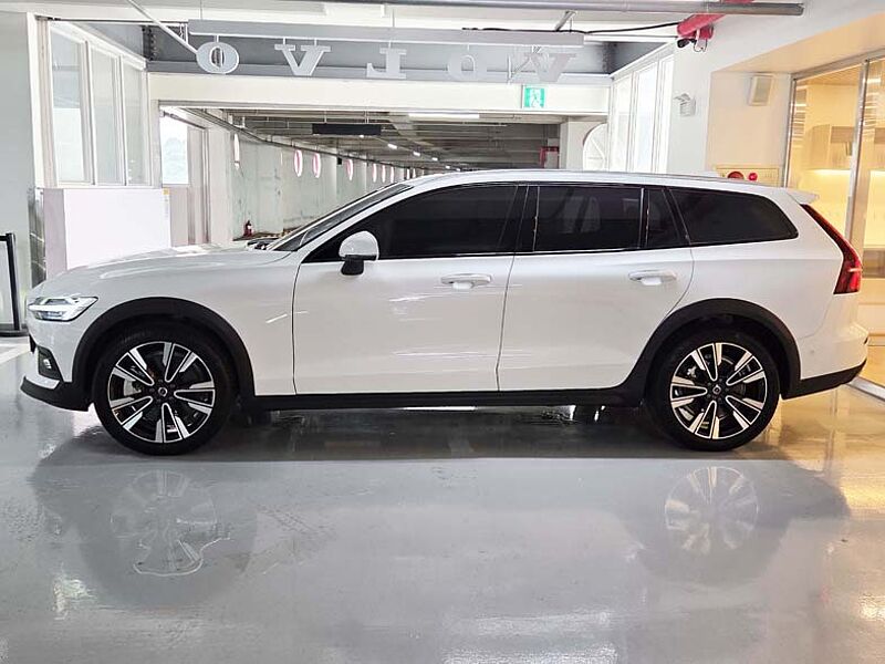 Volvo Ultra, B5 AWD