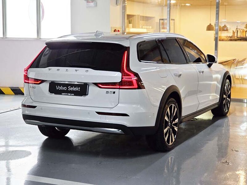 Volvo Ultra, B5 AWD