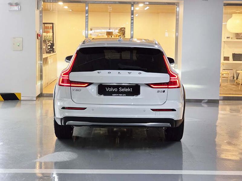 Volvo Ultra, B5 AWD