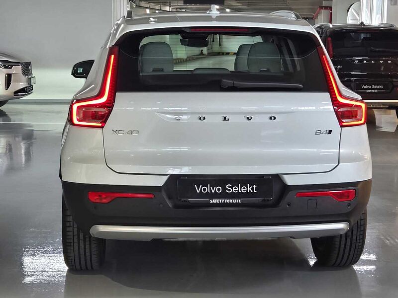Volvo Ultra, B4 AWD 가솔린