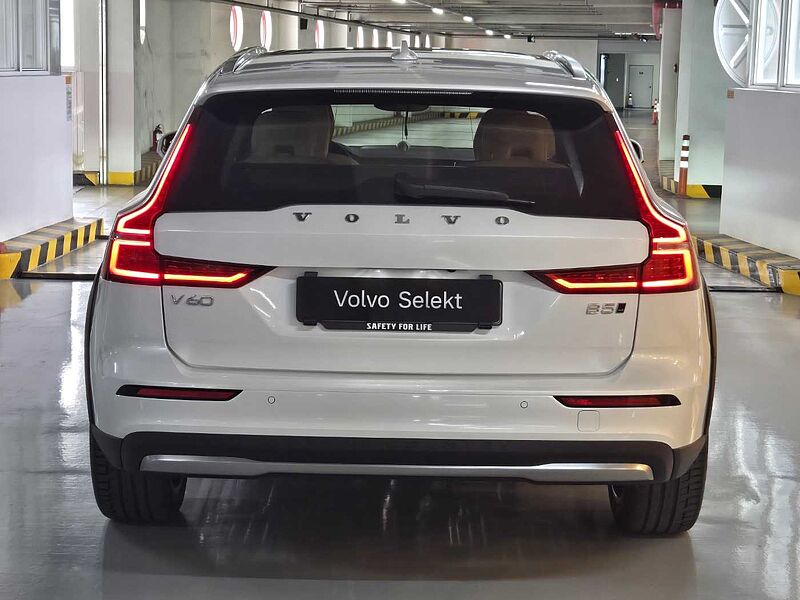 Volvo Ultra, B5 AWD 가솔린