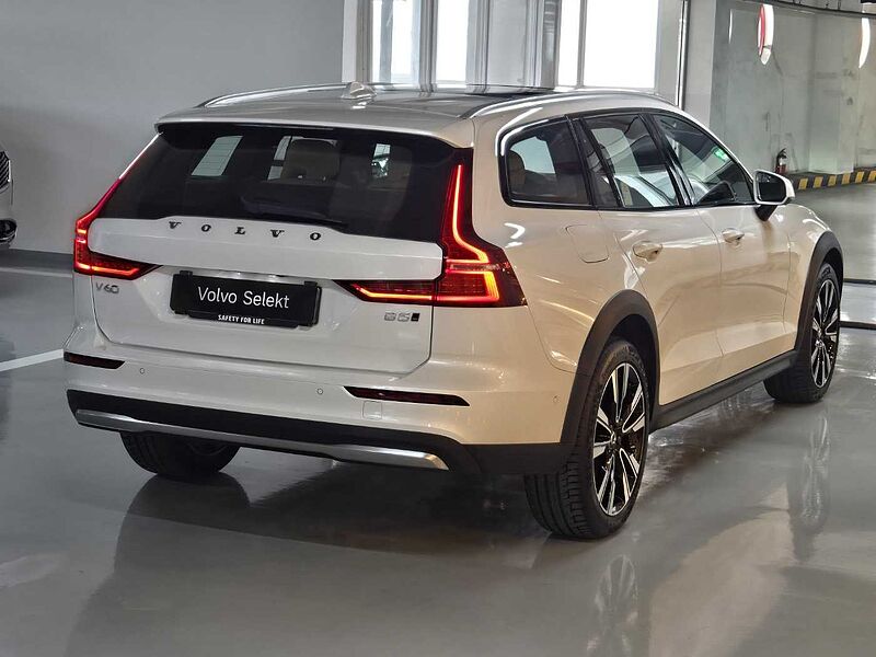 Volvo Ultra, B5 AWD 가솔린