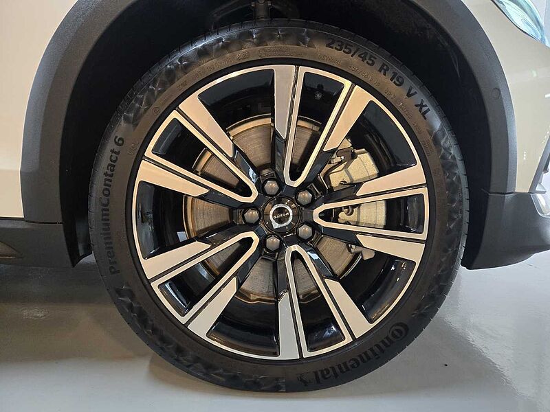 Volvo Ultra, B5 AWD 가솔린