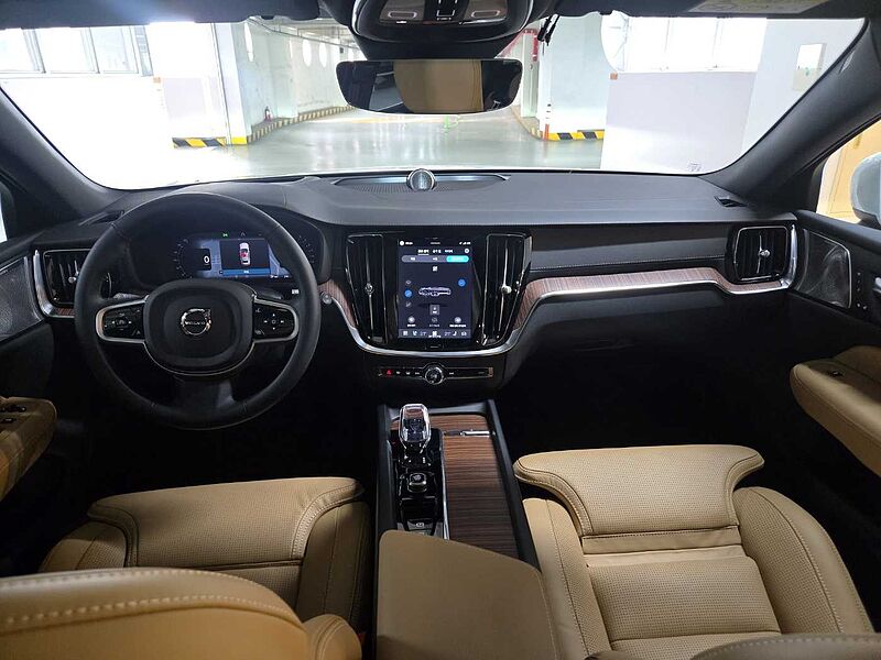 Volvo Ultra, B5 AWD 가솔린