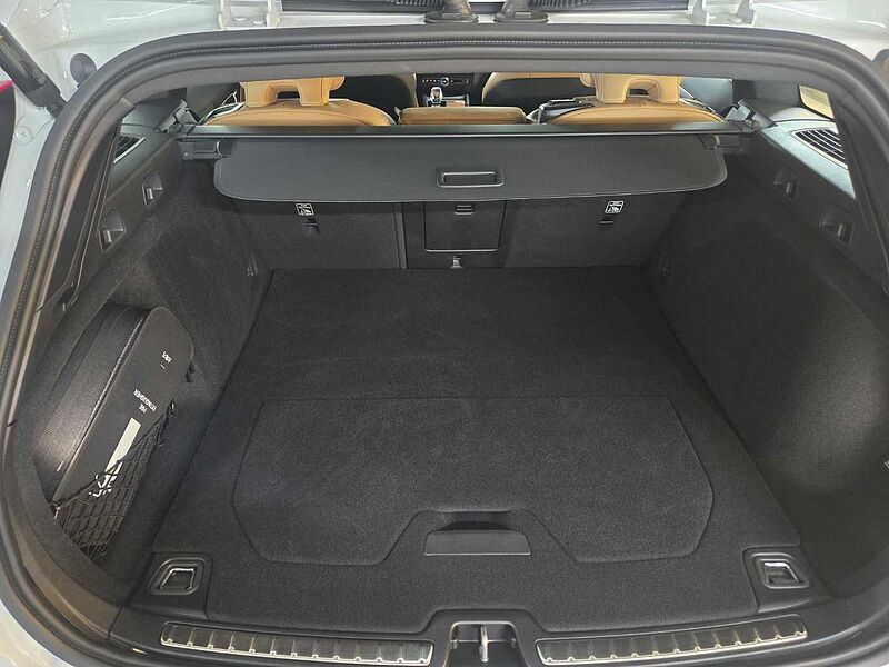 Volvo Ultra, B5 AWD 가솔린