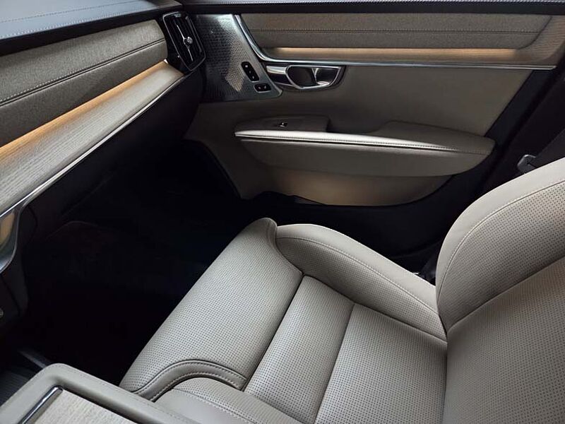 Volvo  Ultra, B5 마일드 하이브리드, 가솔린, 브라이트