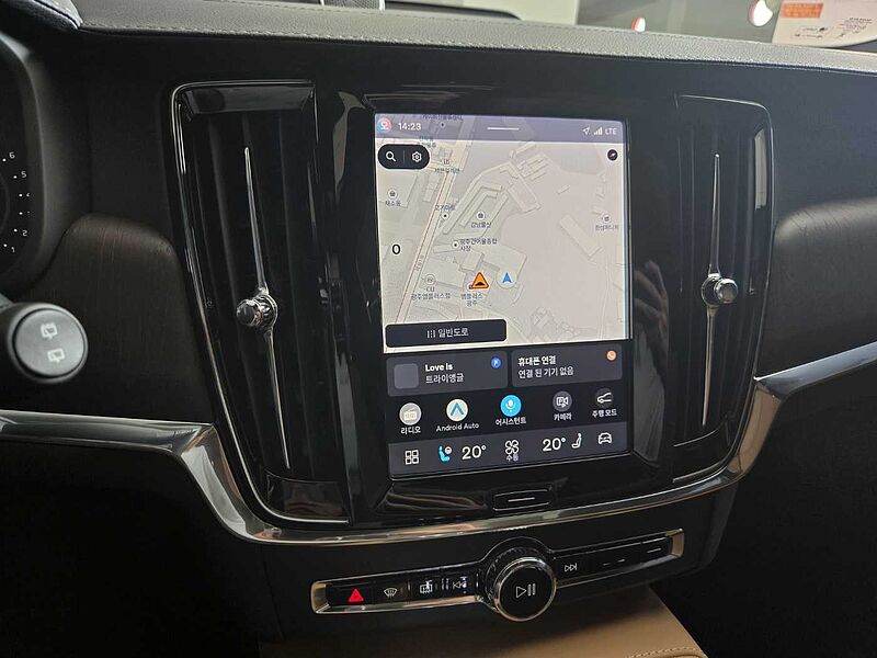 Volvo  Ultra, B5 AWD 가솔린