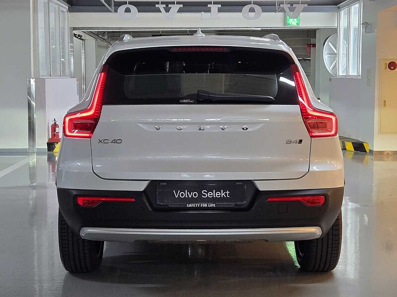 Volvo Ultra, B4 AWD 브라이트