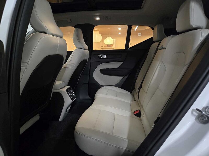 Volvo Ultra, B4 AWD 브라이트