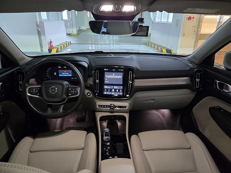 Volvo Ultra, B4 AWD 브라이트