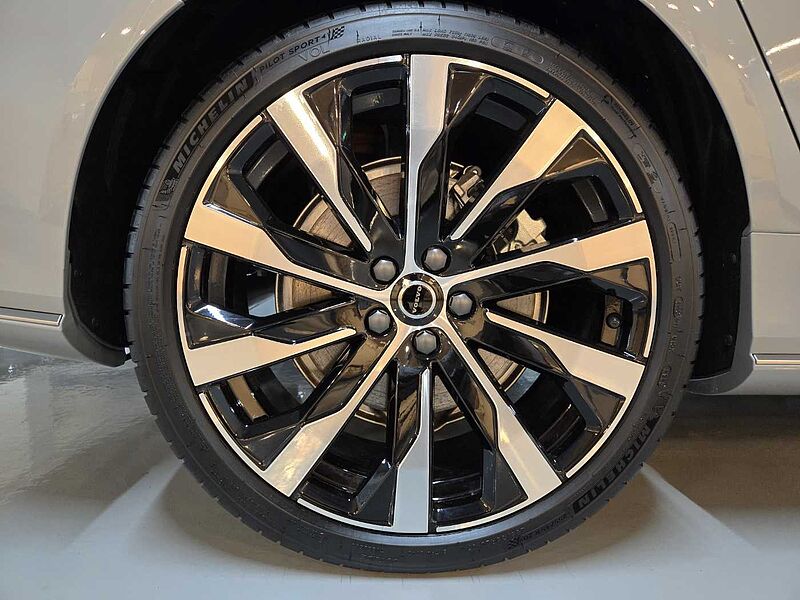 Volvo  Ultra, B5  브라이트