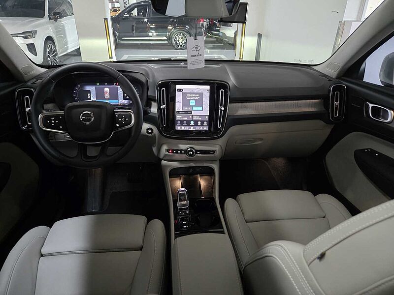 Volvo Ultra, B4 AWD 브라이트