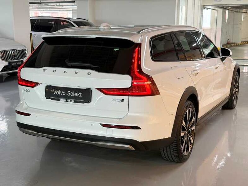 Volvo  Ultra, B5 AWD