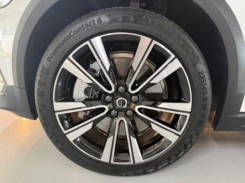 Volvo  Ultra, B5 AWD