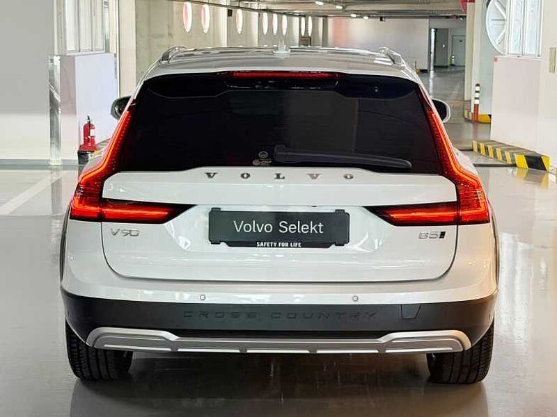 Volvo  Ultra, B5 AWD
