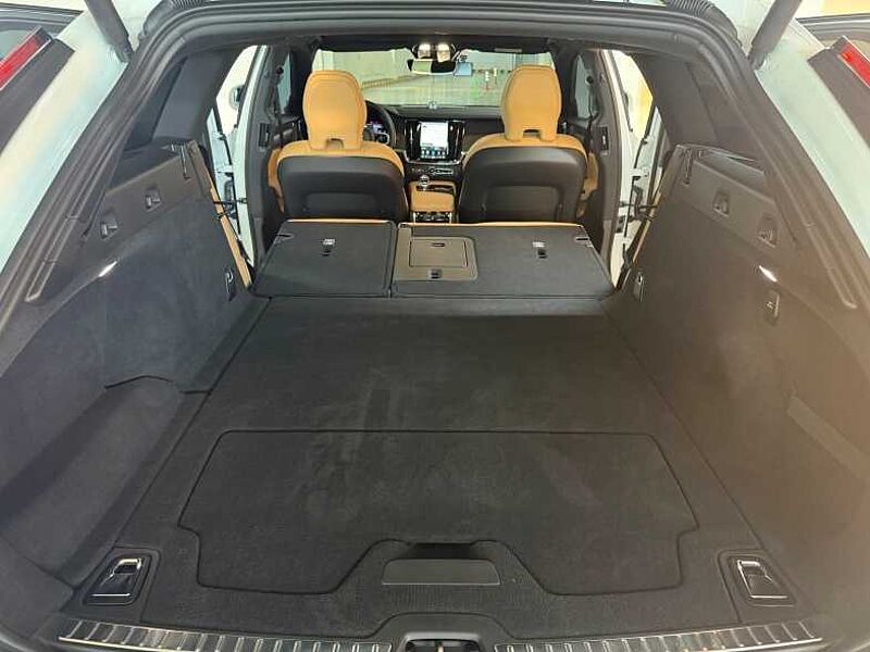 Volvo  Ultra, B5 AWD